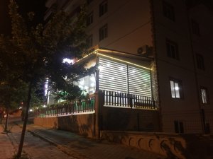 Ters rüzgara kapılan paraşütçü yere çakıldı
