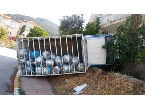 Tüp dolu kamyonet yokuş aşağı kaçtı, sürücü peşinden kovaladı