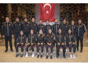 Taekwondocular büyük sınav için İngiltere’ye uçtu