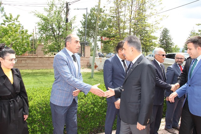 Vali Toprak, Yalıhüyük ve Ahırlı’da