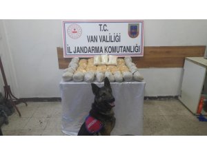 İran sınırında 43 kilo eroin ele geçirildi