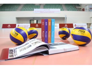 Voleybola gönül vermiş 712 kişi, 5 ciltlik dev bir ansiklopedide buluşuyor