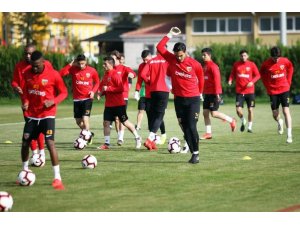 Kayserispor’da Mensah seferberliği