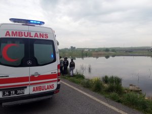 Gölde açılan uzaktan kumandalı teknesini almak isterken, kayboldu