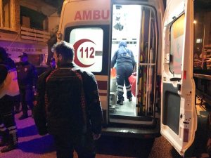 Motosiklet ile otomobil çarpıştıÇ 1 yaralı