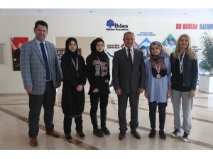 İhlas Koleji, masa tenisinde Bahçelievler şampiyonu