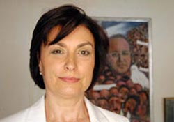 Arınç Mumcu'nun odasını bastı