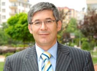 Bu Üniversite'ye akın var...
