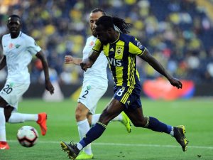 Spor Toto Süper Lig: Fenerbahçe: 2 - Akhisarspor: 1 (İlk yarı)