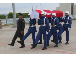 Şehit astsubayın naaşı  memleketine uğurlandı