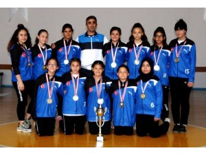 Hoca Yusuf Erdem Ortaokulu Şampiyon oldu