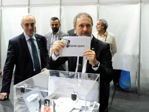 Hürser Tekinoktay oyunu kullandı