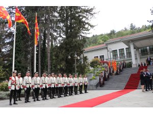 Kuzey Makedonya'nın yeni Cumhurbaşkanı Pendarovski görevine başladı