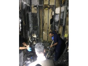 Hasta yakını profesörün odasını kundakladı