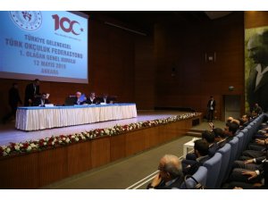 Bakan Kasapoğlu: “Sporu günlük hayata dahil etmemiz gerekiyor”