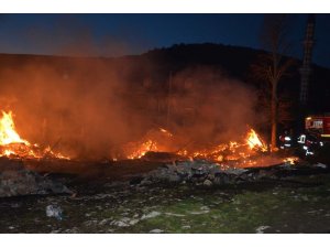 Çorum’da 8 ev, 1 ahır, 1 ambar kül oldu