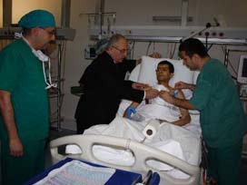 İzmir'de uyutulmadan kalp ameliyatı yapıldı