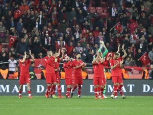 A Milli Futbol Takımı, Yunanistan ve Özbekistan ile karşılaşacak