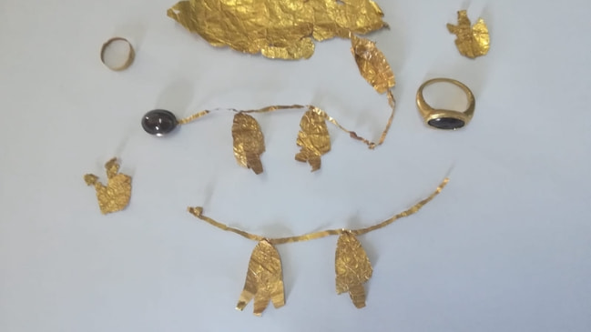 Sivas'ta 2 bin 500 yıllık altın taç ele geçirildi!