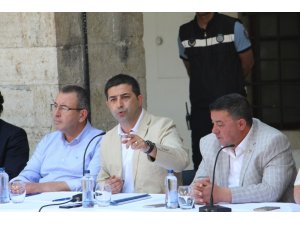 Belediye ve odalar çarşı esnafı ile bir araya geldi