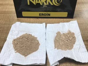 Araçta eroin maddesi ele geçirildi