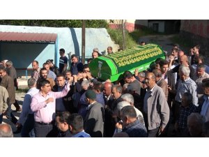 Üniversiteli genç kız memleketinde toprağa verildi