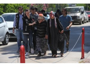 Kadının vücuduna sardığı uyuşturucuyu narkotik köpeği buldu
