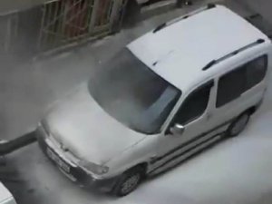 Kamyonet küle dönmekten son anda kurtarıldı
