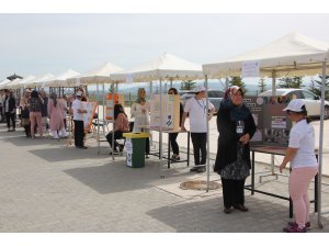 Öğrenciler projelerini sergiledi