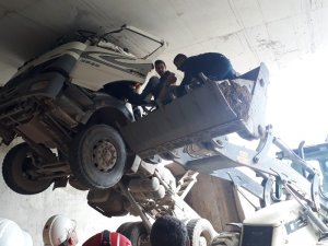 Dikkatsiz sürücü ölümden döndü