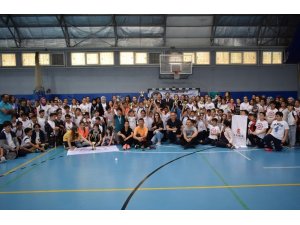Badmintonda ödüller sahiplerini buldu