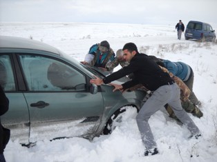 Karapınar'da kar yağışı