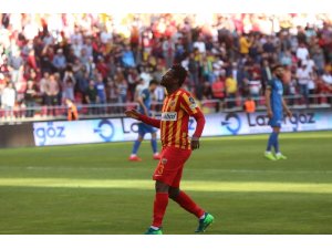 Asamoah, gollerine antrenmanda da devam etti