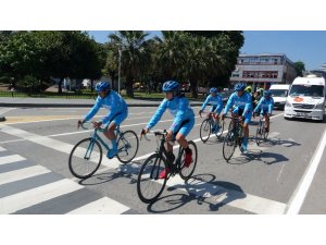 Bisikletçiler 100. yılda bin 100 kilometre pedal çevirecek