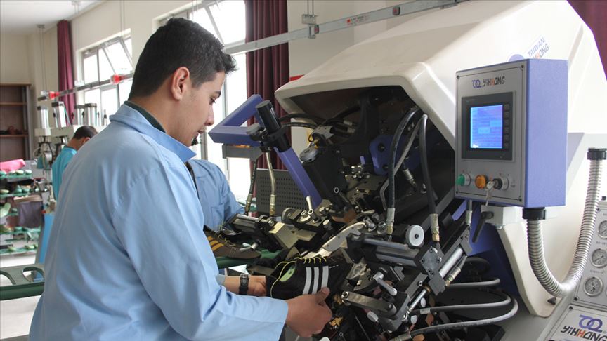 Türkiye'nin "ayakkabı tasarımcıları"Konya'daki okulda yetişiyor