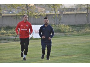 Umut Bulut çalışmalara başladı
