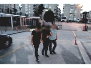 Kuşadası’nda kredi kartı dolandırıcılarına operasyon; 3 tutuklama