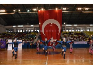 Okullar arası spor festivalinde ödüller sahiplerini buldu