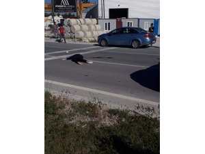 Yolun karşısına geçmeye çalışırken otomobil çarptı