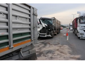 Kocaeli TEM Otoyolunda zincirleme kaza: 4 yaralı