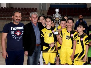 Okullar Arası Küçük Erkek Hentbol İl Birinciliği Tamamlandı
