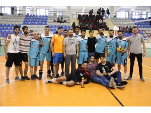 Erkekler Voleybol Turnuvası’nda kupa sahibini buldu