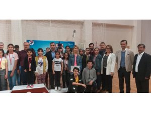 Diyarbakır’ın yüzünü satrançta iki okul güldürdü