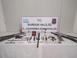 Burdur’da uyuşturucu ve göçmen kaçakçılığı operasyonu