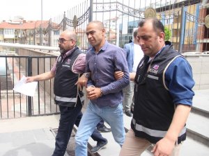 Tırdaki zuladan 13 bin paket kaçak sigara çıktı