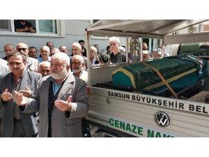 Kocası tarafından öldürülen genç kadın için evinin önünde helallik alındı