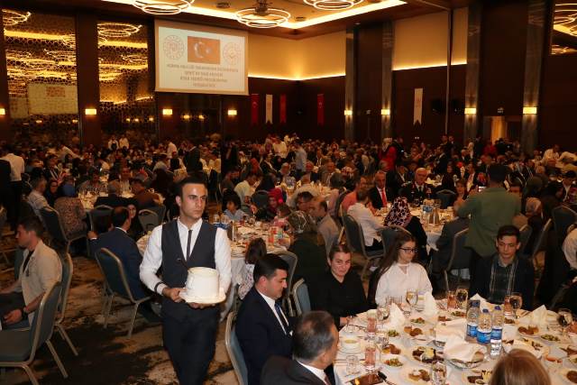 Şehit ve gazi aileleri iftarda buluştu