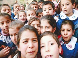 Öğrenciler Pazatesi dersbaşı yapıyor