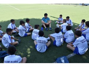 Yunusemre Yaz Futbol Kursu düzenliyor