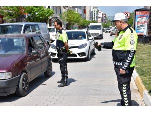 Hem sürücüleri hem yayaları uyardılar